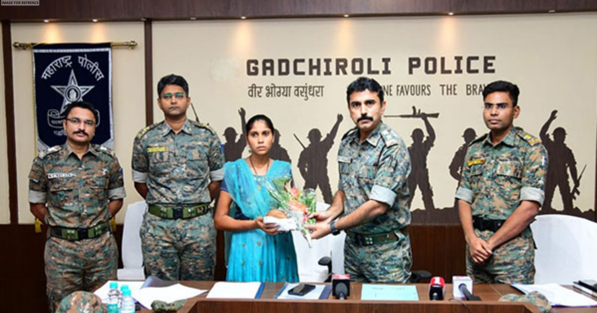 Maharashtra: Woman Naxalite carrying Rs 11 lakh cash reward surrenders in Gadchiroli